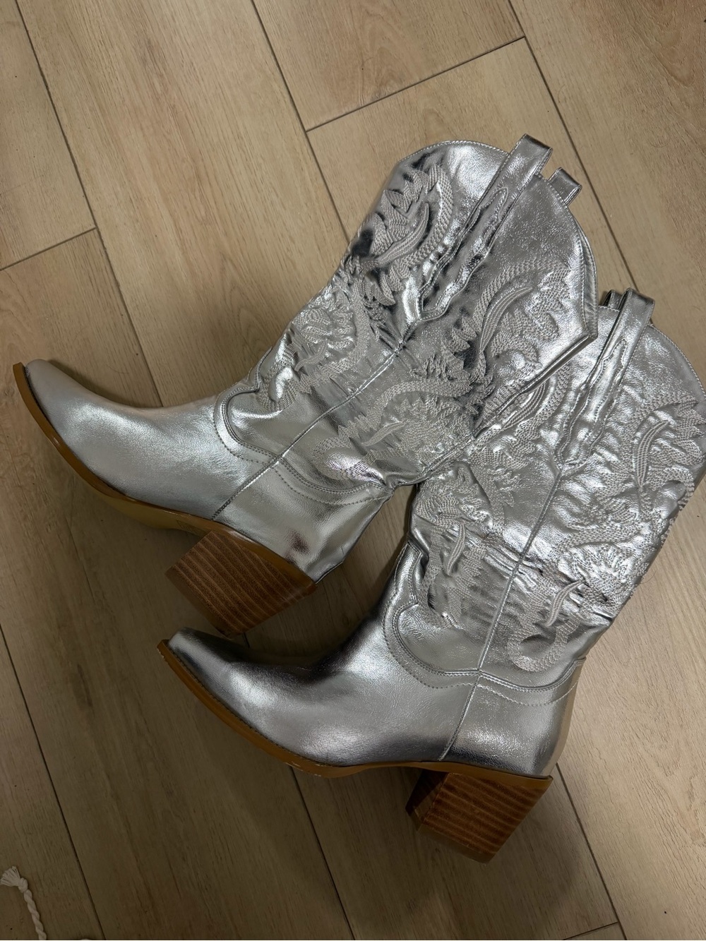 Silver Embroidered Western Cowboy Boots - Women